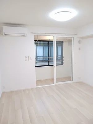 のマンスリーマンション・ウィークリーマンション「マーメイド・ココ 203・洋室(No.1213951)」メイン画像