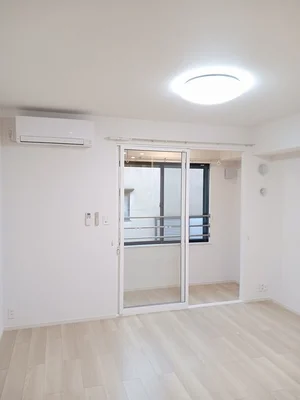 のマンスリーマンション・ウィークリーマンション「マーメイド・ココ 202・洋室(No.1213952)」メイン画像