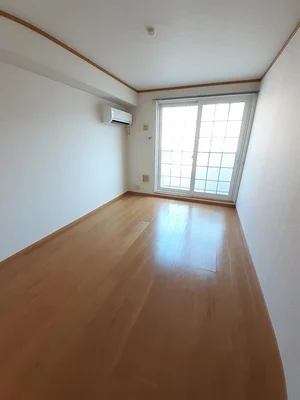 のマンスリーマンション・ウィークリーマンション「ポム・ド・テールＢ 102・洋室(No.1214481)」メイン画像