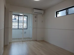 のマンスリーマンション・ウィークリーマンション「ヒカルサ甲府国母　イースト 105・洋室(No.1214940)」メイン画像