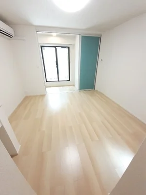 のマンスリーマンション・ウィークリーマンション「アクアプラ末武上　Ⅰ 101・洋室(No.1216847)」メイン画像