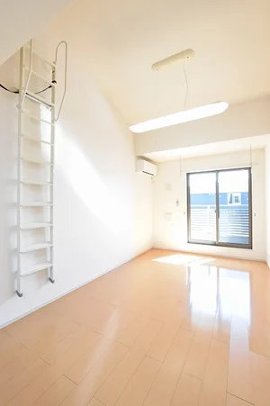 のマンスリーマンション・ウィークリーマンション「ビリーヴＤ 202・洋室(No.1217616)」メイン画像