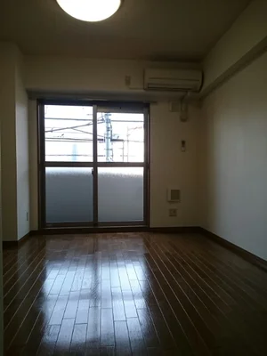 のマンスリーマンション・ウィークリーマンション「ラレ　デ　スリジィエ 204・洋室(No.1217647)」メイン画像