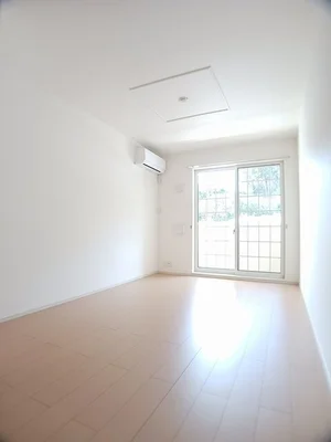 のマンスリーマンション・ウィークリーマンション「モデルノ　パラッツオ 102・洋室(No.1217756)」メイン画像