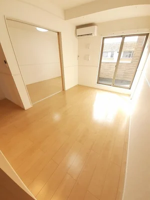 のマンスリーマンション・ウィークリーマンション「ファミーユ　川南 202・洋室(No.1218253)」メイン画像