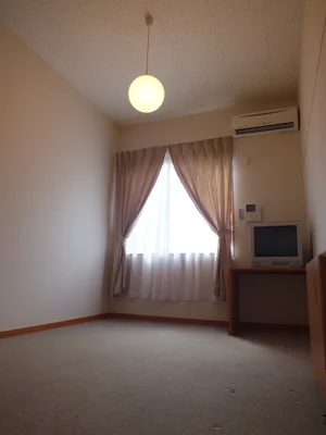 放送大学周辺のマンスリーマンション・ウィークリーマンション「レオパレスエスト 202(No.1218758)」メイン画像