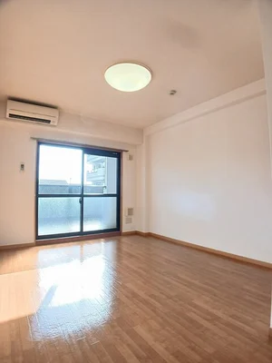 のマンスリーマンション・ウィークリーマンション「サウス高安 302・洋室(No.1219125)」メイン画像