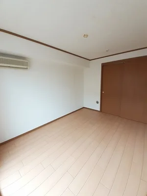 のマンスリーマンション・ウィークリーマンション「ミッテル　シュトラーセ 102・洋室(No.1219429)」メイン画像