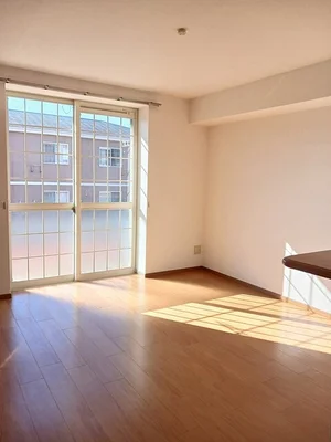 のマンスリーマンション・ウィークリーマンション「マ－ヴェラスⅠ 102・洋室(No.1219964)」メイン画像