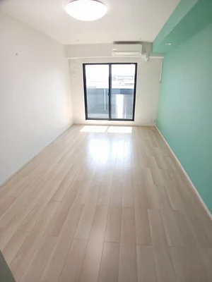 のマンスリーマンション・ウィークリーマンション「ラ　ヴィーダ　ヌエバ 304・洋室(No.1220239)」メイン画像