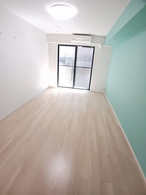 のマンスリーマンション・ウィークリーマンション「ラ　ヴィーダ　ヌエバ 104・洋室(No.1220249)」メイン画像