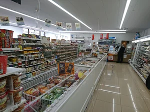 セブン-イレブン 広島東蟹屋店まで徒歩５分