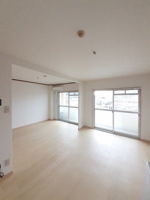 高松市のマンスリーマンション・ウィークリーマンション「ニューマリッチミマヤ 401・洋室(No.1221581)」メイン画像