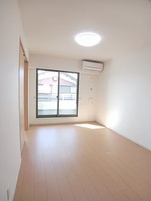 滋賀県のマンスリーマンション・ウィークリーマンション「メゾンドシュシュ　リヴィエ－ル 201・洋室(No.1222077)」メイン画像