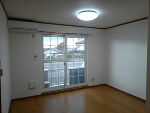 のマンスリーマンション・ウィークリーマンション「シャン・ド・フルール 102・洋室(No.1222901)」メイン画像