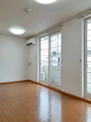 のマンスリーマンション・ウィークリーマンション「リバーサイドⅠ 203・洋室(No.1223083)」メイン画像