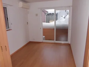 富山県の大東建託リーシング株式会社のマンスリーマンション・ウィークリーマンション「ヴィラ・かたかご　Ⅲ 104・洋室(No.1225282)」メイン画像