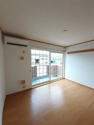 のマンスリーマンション・ウィークリーマンション「エスポワール上条Ａ 102・洋室(No.1225443)」メイン画像