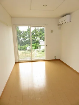 大分県のマンスリーマンション・ウィークリーマンション「カルムＹ・Ａ 102・洋室(No.1226801)」メイン画像