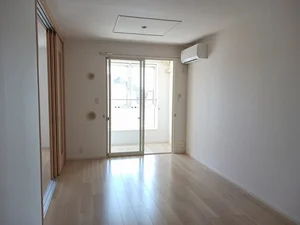 富山県の大東建託リーシング株式会社のマンスリーマンション・ウィークリーマンション「サワディ－　Ⅱ 202・洋室(No.1229033)」メイン画像