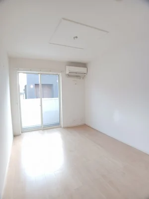 山口県のマンスリーマンション・ウィークリーマンション「Ｓｕｎ　Ｓｋｙ　黒川Ⅲ 102・洋室(No.1229231)」メイン画像