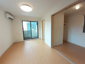 のマンスリーマンション・ウィークリーマンション「サンライズ　統山 101・洋室(No.1230418)」メイン画像