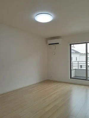 のマンスリーマンション・ウィークリーマンション「カーサ　伊奈 202・洋室(No.1231251)」メイン画像