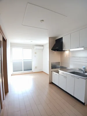 のマンスリーマンション・ウィークリーマンション「スペランツァ・ソーレⅢ 204・洋室(No.1231377)」メイン画像