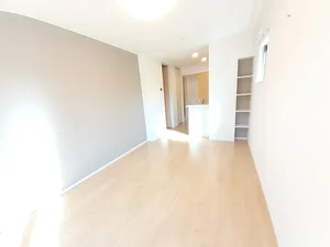 のマンスリーマンション・ウィークリーマンション「ｃａｓａ　ａｖｅｎｉｄａ 102・洋室(No.1231469)」メイン画像