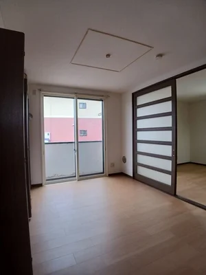 三条市のマンスリーマンション・ウィークリーマンション「カーネス・リリィＡ 101・洋室(No.1231747)」メイン画像