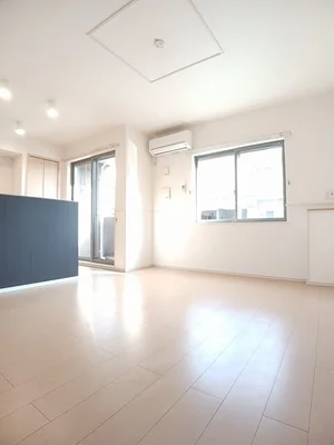 のマンスリーマンション・ウィークリーマンション「ルーベル　塩屋　Ａ 102・洋室(No.1231811)」メイン画像