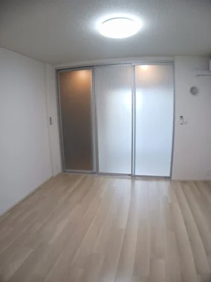 のマンスリーマンション・ウィークリーマンション「ヒカルサ豊橋東田町Ⅱ 103・洋室(No.1232301)」メイン画像