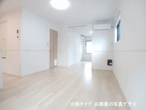 江南市のマンスリーマンション・ウィークリーマンション「アルファード 203・洋室(No.1232408)」メイン画像