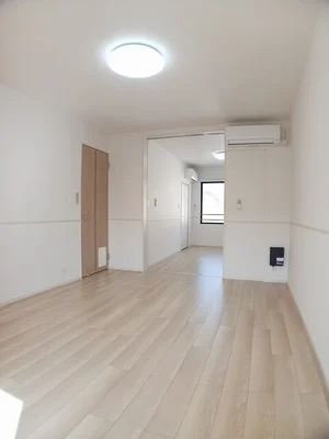 江南市のマンスリーマンション・ウィークリーマンション「アルファード 202・洋室(No.1232409)」メイン画像