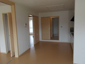 愛媛県のマンスリーマンション・ウィークリーマンション「カーサ・セレナ　Ⅱ 203・洋室(No.1232956)」メイン画像