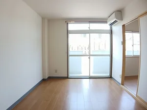 のマンスリーマンション・ウィークリーマンション「サクセスコーポオイカワ 102・洋室(No.1233037)」メイン画像