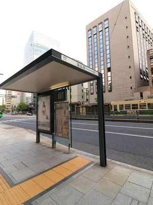銀山町バス停　えきまちループまで徒歩３分(広島駅～八丁堀～平和大通り～広島駅)、2号線（県庁前～広島駅～府中ニュータウン～温品4丁目）、3号線（広島駅～紙屋町～広島市役所前～観音マリーナホップ）、4号線（県庁前～広島駅～東雲～向洋新町）が止まります。