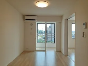 富山県の大東建託リーシング株式会社のマンスリーマンション・ウィークリーマンション「プリマヴェーラⅢ 203・洋室(No.1233920)」メイン画像