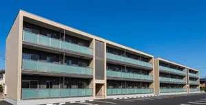 徒歩圏内にフレスタ草戸店、コンビニなどございますので非常に便利な立地です♪