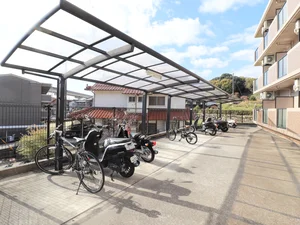 敷地内駐輪場　近場へのお出かけや通勤などに便利！