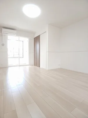 丸亀市のマンスリーマンション・ウィークリーマンション「ラ・ルミエール土器西Ⅲ 101・洋室(No.1234419)」メイン画像