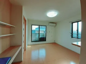 のマンスリーマンション・ウィークリーマンション「ルミエール上条 203・洋室(No.1234479)」メイン画像