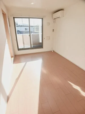 のマンスリーマンション・ウィークリーマンション「プラシード　イースト 202・洋室(No.1235454)」メイン画像