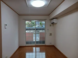 のマンスリーマンション・ウィークリーマンション「カーサ・プラシード　Ⅱ 102・洋室(No.1235533)」メイン画像