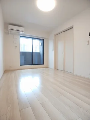 四国学院大学周辺のマンスリーマンション・ウィークリーマンション「サザンクロス上吉田　Ⅰ 204・洋室(No.1235560)」メイン画像