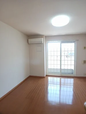 のマンスリーマンション・ウィークリーマンション「アール・ド・ヴィーヴルＣ 202・洋室(No.1235578)」メイン画像