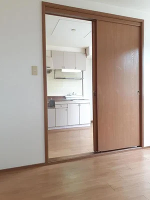 のマンスリーマンション・ウィークリーマンション「ホワイトルーム飯村Ｆ 103・洋室(No.1235921)」メイン画像