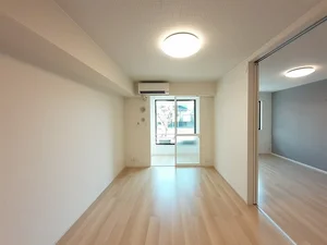 のマンスリーマンション・ウィークリーマンション「シャインビューⅤ 103・洋室(No.1235951)」メイン画像