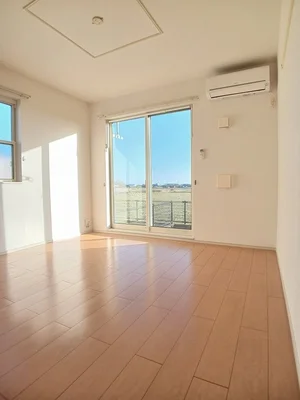 のマンスリーマンション・ウィークリーマンション「トリニティ　ヴィレッジ　Ⅱ 101・洋室(No.1236189)」メイン画像