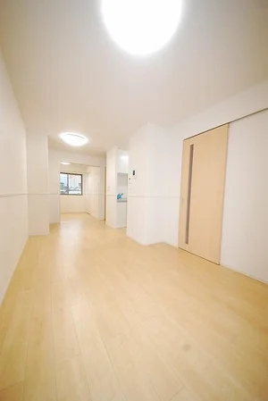 のマンスリーマンション・ウィークリーマンション「Ｍ・ｆｌｏｗｅｒ　Ⅰ 102・洋室(No.1236457)」メイン画像